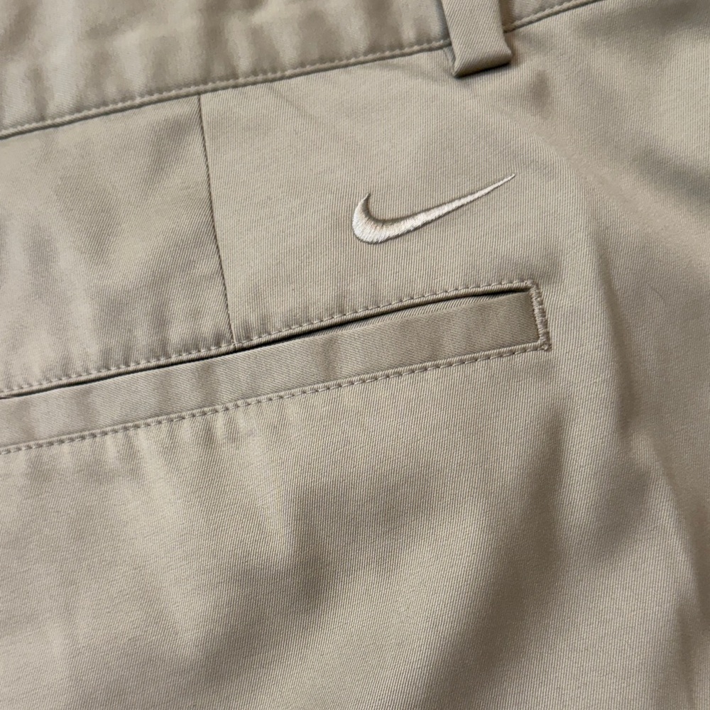 Nike 42x32 Men's Golf Pant Khakis - Picture 5 of 5